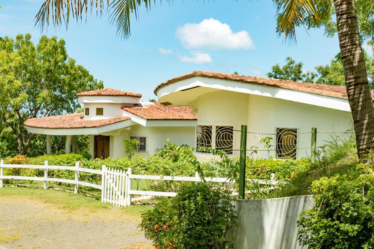 Two Brothers Surf Resort 托拉 外观 照片